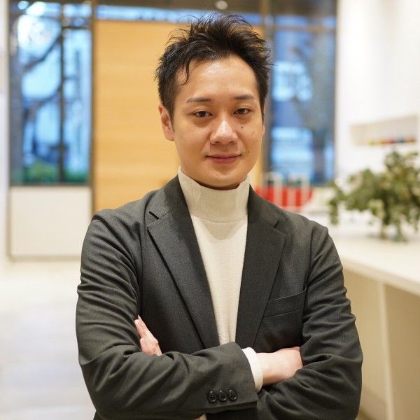 インタビュー取材相手の顔